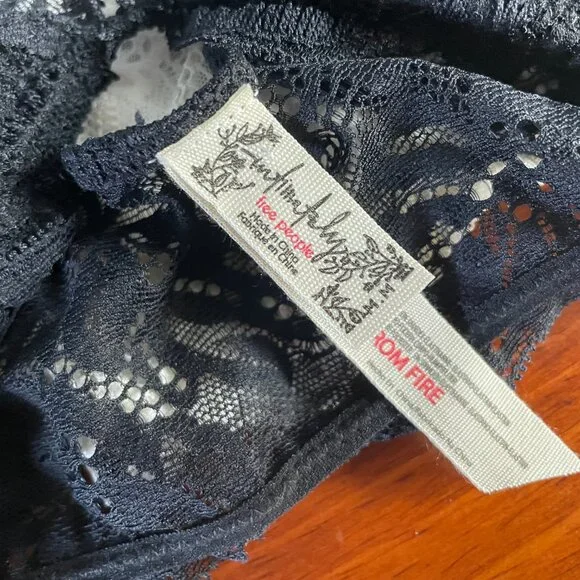 Free People Intimately Halter Lace Bralette Bundle of 2 Medium Black & White NWT - Picture 2 of 12